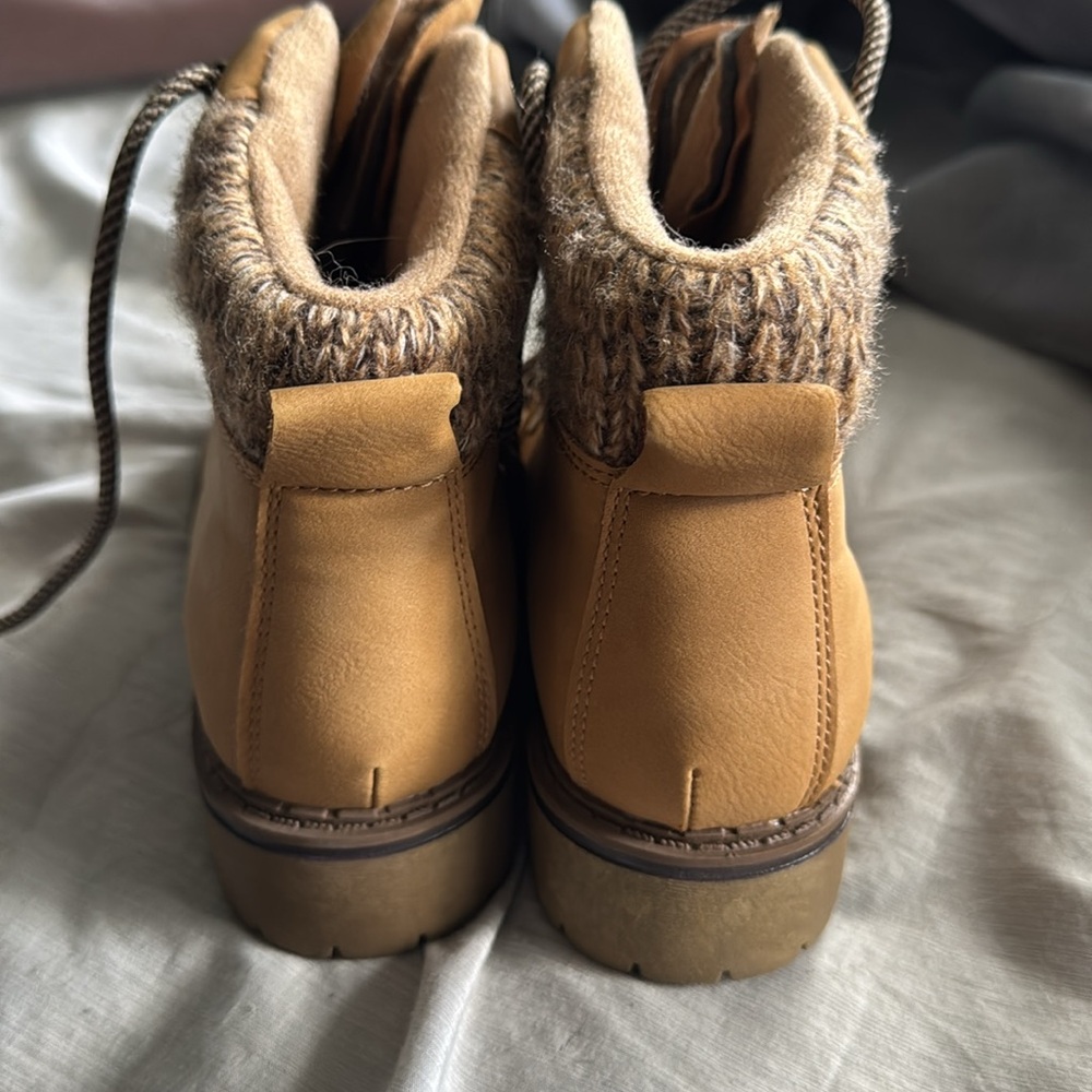 Hiking Boots - Picture 3 of 6